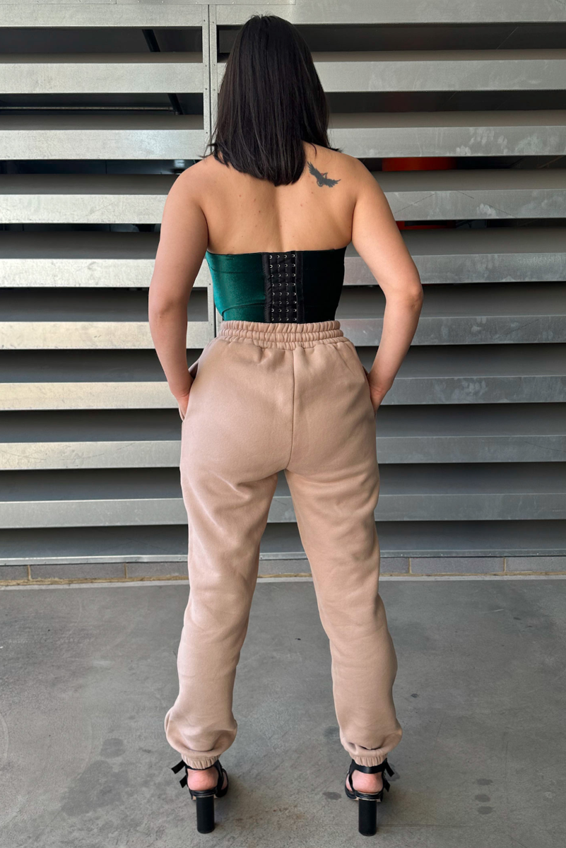 baggy sweatpants oversized